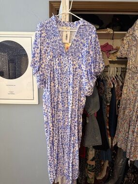 entro Blue and White Floral Smocked Dress